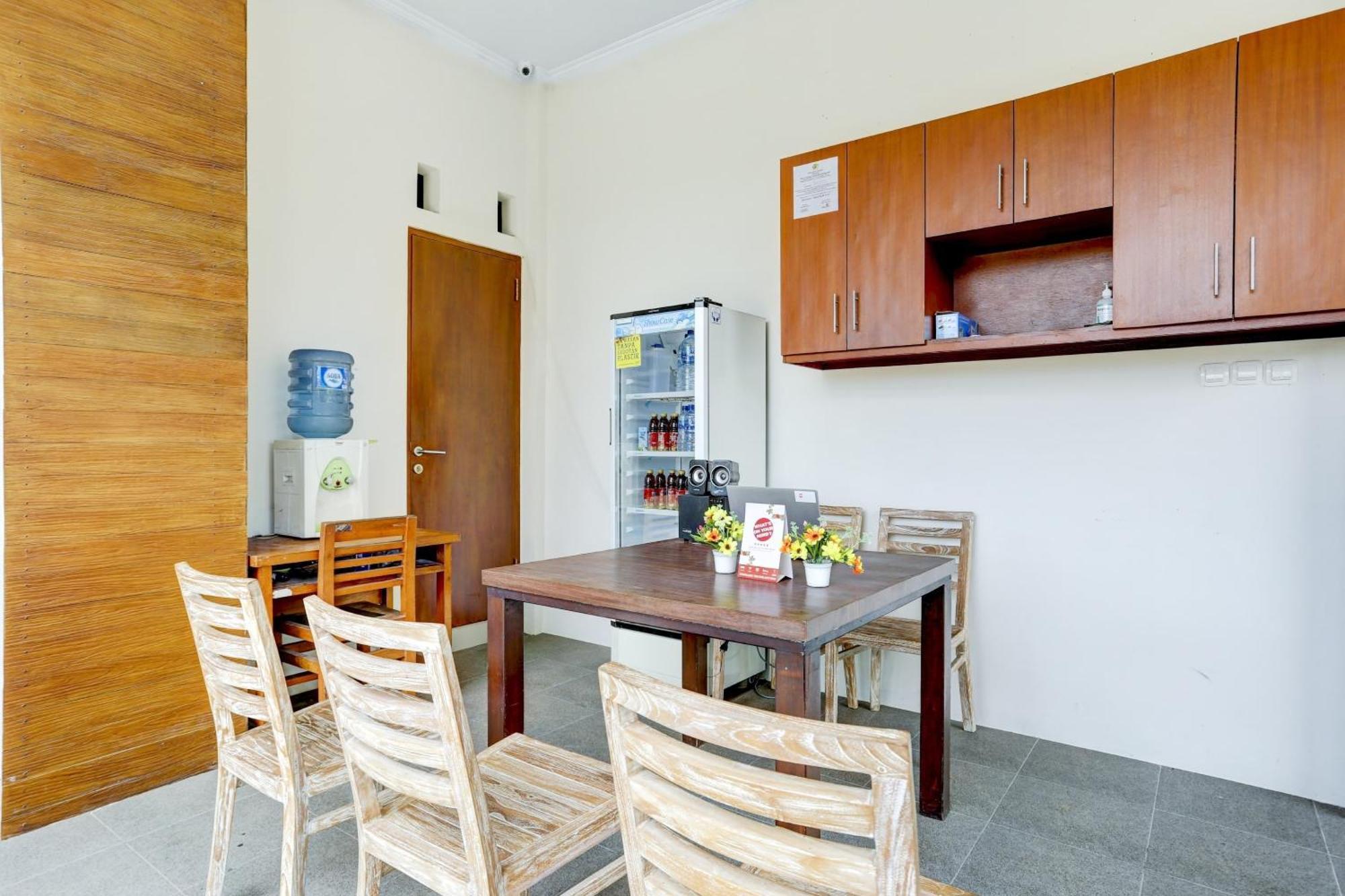 Super Oyo 90232 March 67 Stay Balian Exterior photo